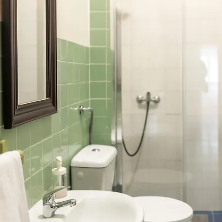 Daniela's Central 205